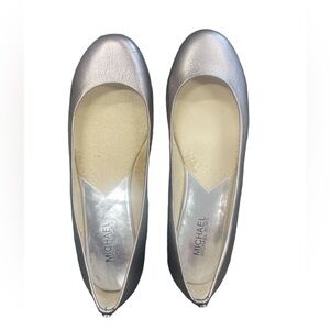 Michael Kors Venus Flat Size 10